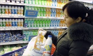 Казахстанцев из-за кризиса призывают покупать отечественные товары