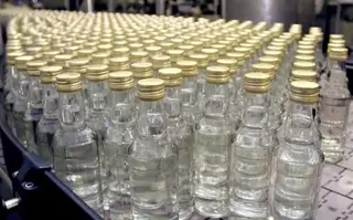 Почти 100 тысяч бутылок подпольного алкоголя изъято в Казахстане с начала года