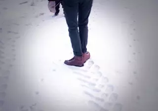 Родители написавших на снегу неприличное слово перед акиматом Усть-Каменогорска наказаны