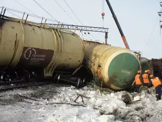 Последствия схода вагонов с серной кислотой в Таразе ликвидированы