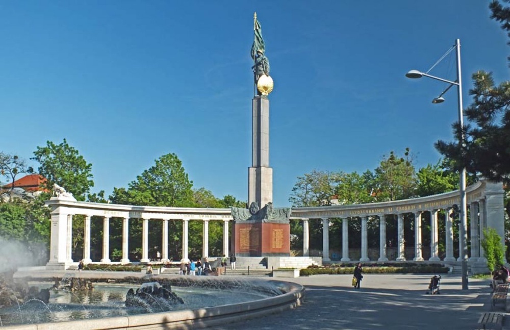 Памятник воину-освободителю в Вене. Фото с сайта victor.com.ua