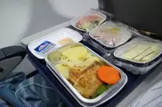 Почему еда в самолете невкусная?