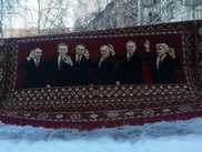 Ковер семьи экс-президента Кыргызстана продают за 25 тысяч долларов в Усть-Каменогорске