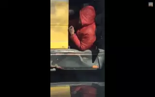 Безбилетный пассажир ехал в двигательном отсеке автобуса в Шымкенте