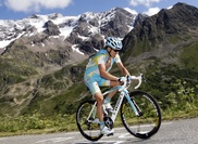 UCI хочет лишить велокоманду "Астана" лицензии