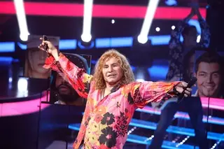 Батырхан Шукенов предстал в образе Леонида Агутина