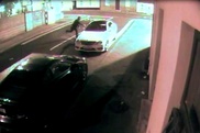 Автоугонщик вырубил себя при попытке разбить стекло автомобиля