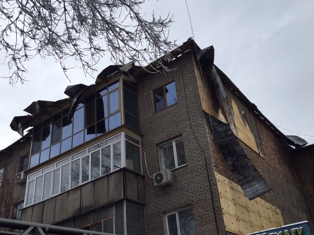Пожар в Алматы охватил четырехэтажный дом в микрорайоне "Таусамалы" Фото © Роза Есенкулова