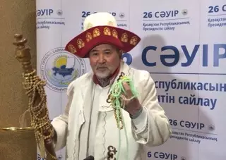 Амантай-кажы подал документы в ЦИК для участия в выборах