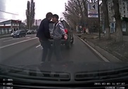 Видео с очередной дракой на дороге в Алматы появилось в Сети