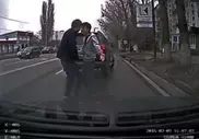 Видео с очередной дракой на дороге в Алматы появилось в Сети