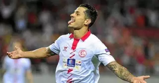 Полузащитник "Севильи" забил самый быстрый гол в истории Лиги Европы УЕФА