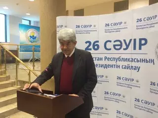 Мэлс Елеусизов сдал документы в ЦИК для участия в выборах