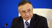 Претендент на пост президента РК Абельгази Кусаинов сдал экзамен на знание казахского языка