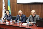 Профессора КАЗГЮУ провели семинар для своих выпускников