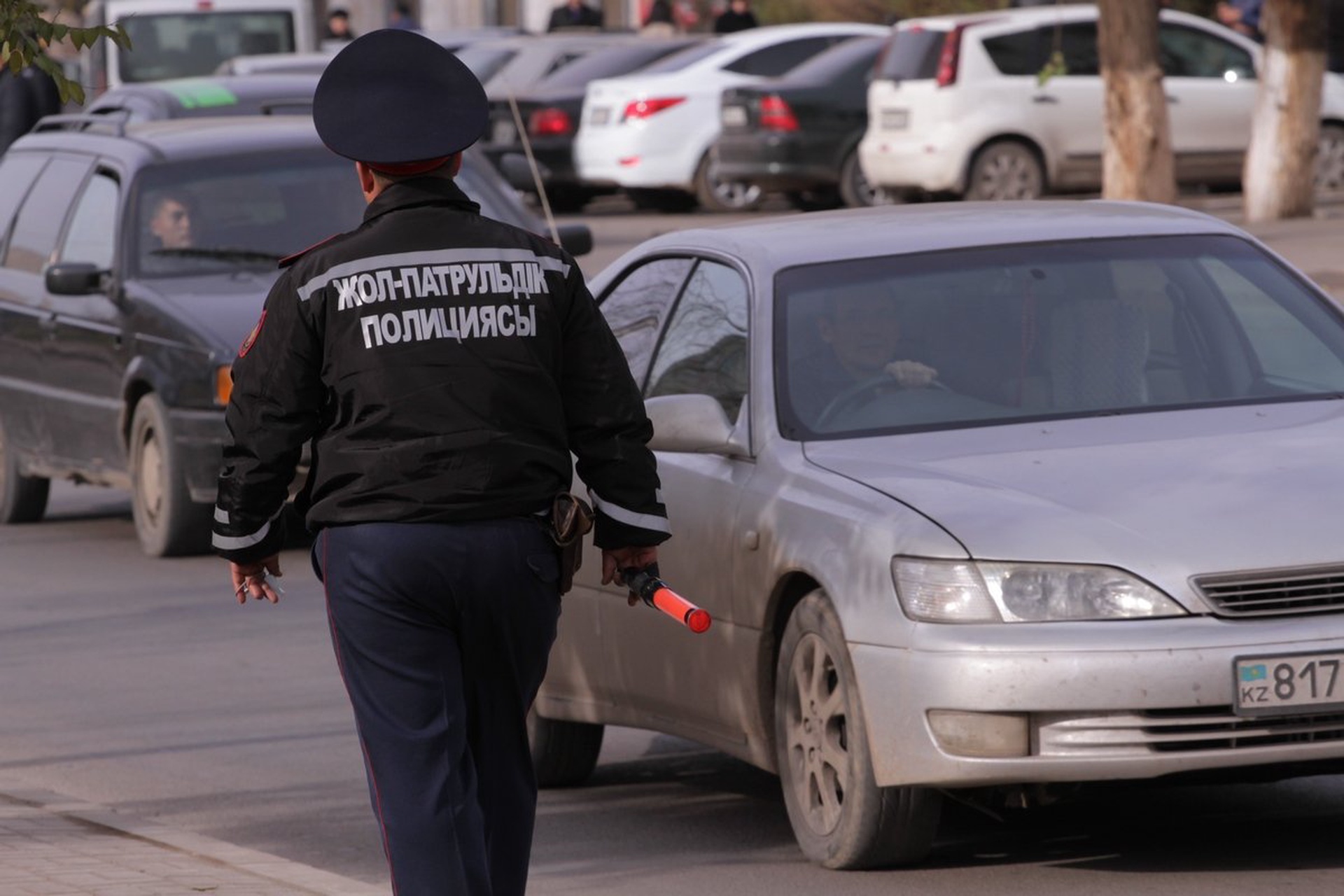 Позволить пассажирам выходить из авто без разрешения полиции предлагают в  РК: 18 марта 2015 10:42 - новости на Tengrinews.kz