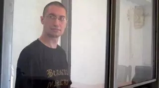 Осужденного за нападение на судью с мухобойкой юриста отказались освобождать досрочно