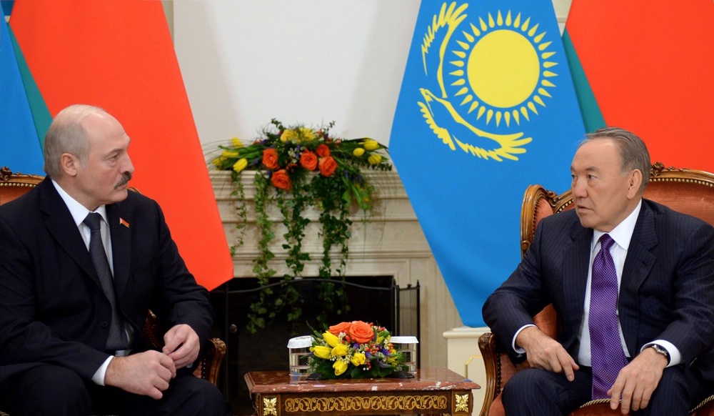 Нурсултан Назарбаев и Александр Лукашенко. Фото пресс-службы Президента РК