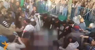 Толпа фанатиков забила до смерти 27-летнюю женщину в центре Кабула
