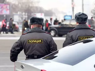 Пьяный полицейский врезался в нетрезвого сослуживца в России