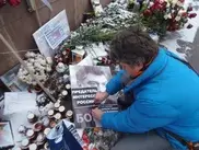 Осквернено место гибели Бориса Немцова