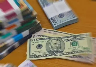 Спрос на доллары стремительно падает