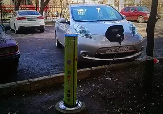 Отечественную зарядную станцию для электромобилей установили в Алматы