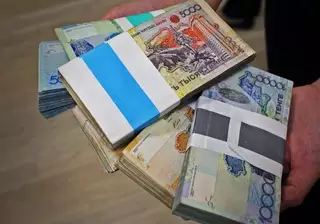 Курс доллара к тенге продолжит медленный рост на этой неделе - эксперт