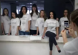 Футболки и чашки с высказываниями Игоря Коломойского выпустили на Украине