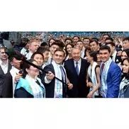 Назарбаев и звезды спорта сняли групповое "селфи"