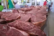 На казахстанских прилавках нет импортного мяса - глава МСХ