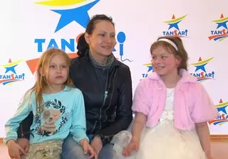 Детский конкурс в Алматы помог воссоединению матери и дочери