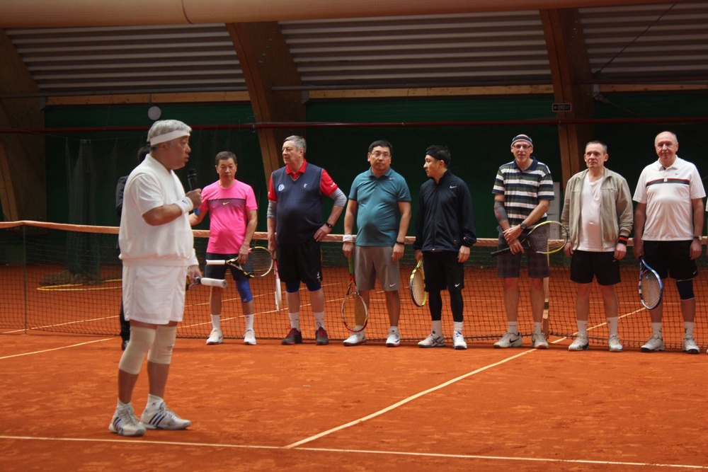 Представители иностранных посольств сыграли в теннис против казахстанского кабинета министров. Фото ©Айдана Усупова 