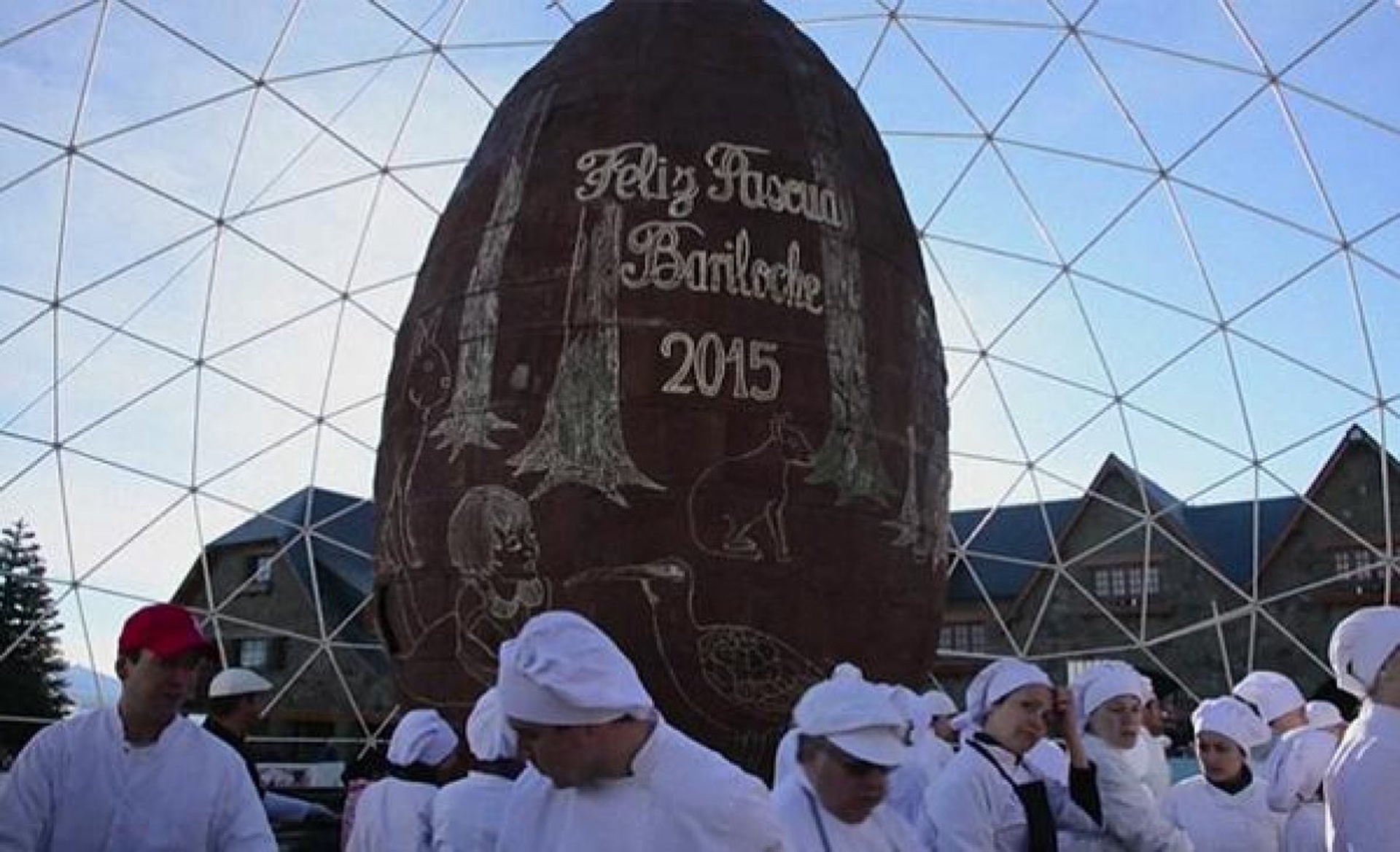 Самое большое пасхальное яйцо в мире в Аргентине