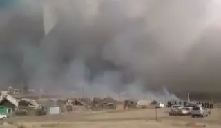 Небывалый пожар охватил Хакасию - уничтожено более 100 домов