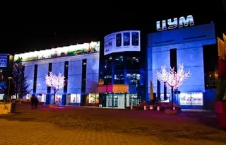 Из-за ложного звонка о взрывном устройстве эвакуировали ЦУМ в Караганде