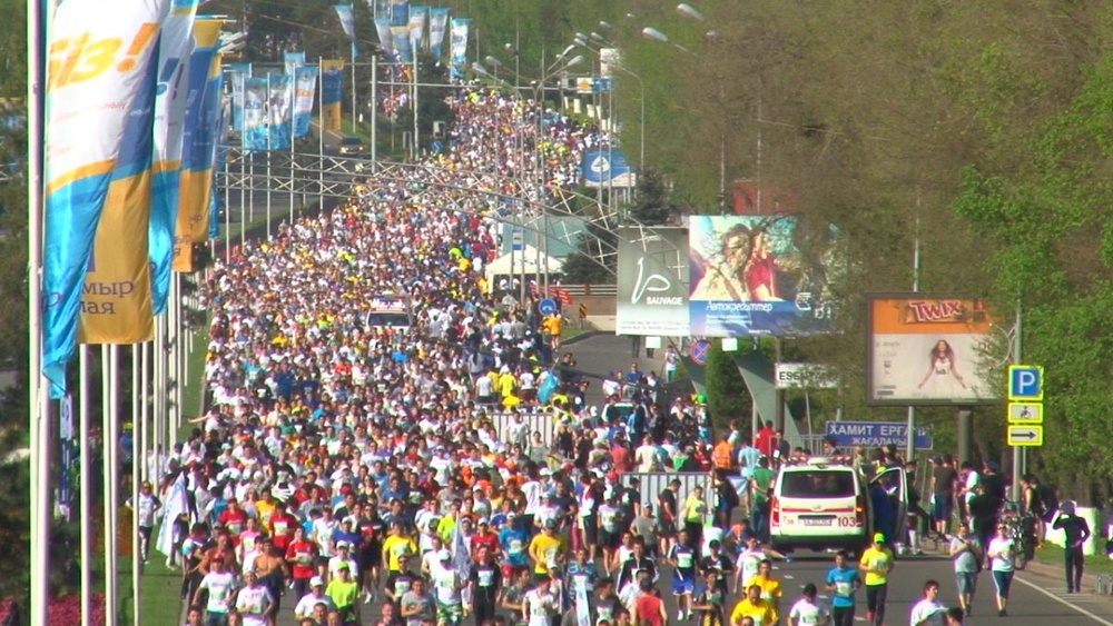 Старт марафона-2015. Скриншот видео Tengrinews TV