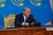 Назарбаев рассказал, для чего в 90-х носил сигареты в кармане