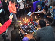 Павлодарцы исполнили песни Батырхана Шукенова на набережной Иртыша