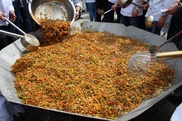 Самый большой в мире лагман приготовили в Алматы