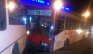 В Алматы пассажирский автобус устроил массовое ДТП