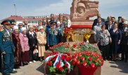 В Капшагай привезли факел с Вечным огнем из Волоколамска
