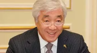 Назарбаев "записал" Идрисова в должники