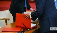 На госслужбе и в "Самрук-Казыне" много бесполезных людей - Президент