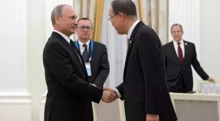 Генсек ООН принял полумиллионное шествие в Москве за акцию против правительства