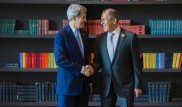 Лавров подарил Керри помидоры и картошку