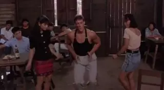 Жан-Клод Ван Дамм повторил свой знаменитый танец из "Кикбоксера"