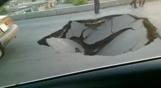 Часть моста обвалилась в Павлодаре