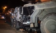Infiniti влетел в автокран в Алматы