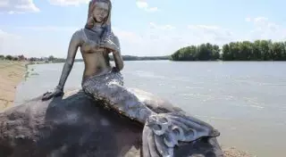 Многострадальную статую Русалки в Павлодаре отправят на свалку